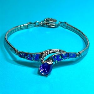 Blue/Green Opalescent Bracelet with Amethyst